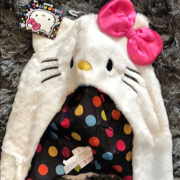 Hello kitty hat 💕SALE💕 - Picture 2 of 4